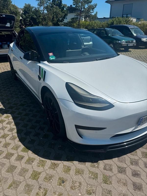 Gebraucht Tesla Model 3 Standard Range Plus 239 kW (325 PS) 2021 Weiß Limousine