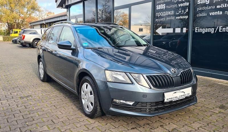 Grau Gebraucht 2019 Skoda Octavia Ambition Kombi | 8.990 € (Guter Preis) - Bild 1/4