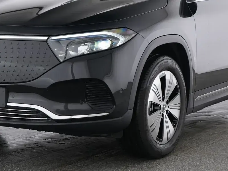 Gebraucht Mercedes EQA350 Advanced 215 kW (293 PS) 2025 Kosmosschwarz SUV