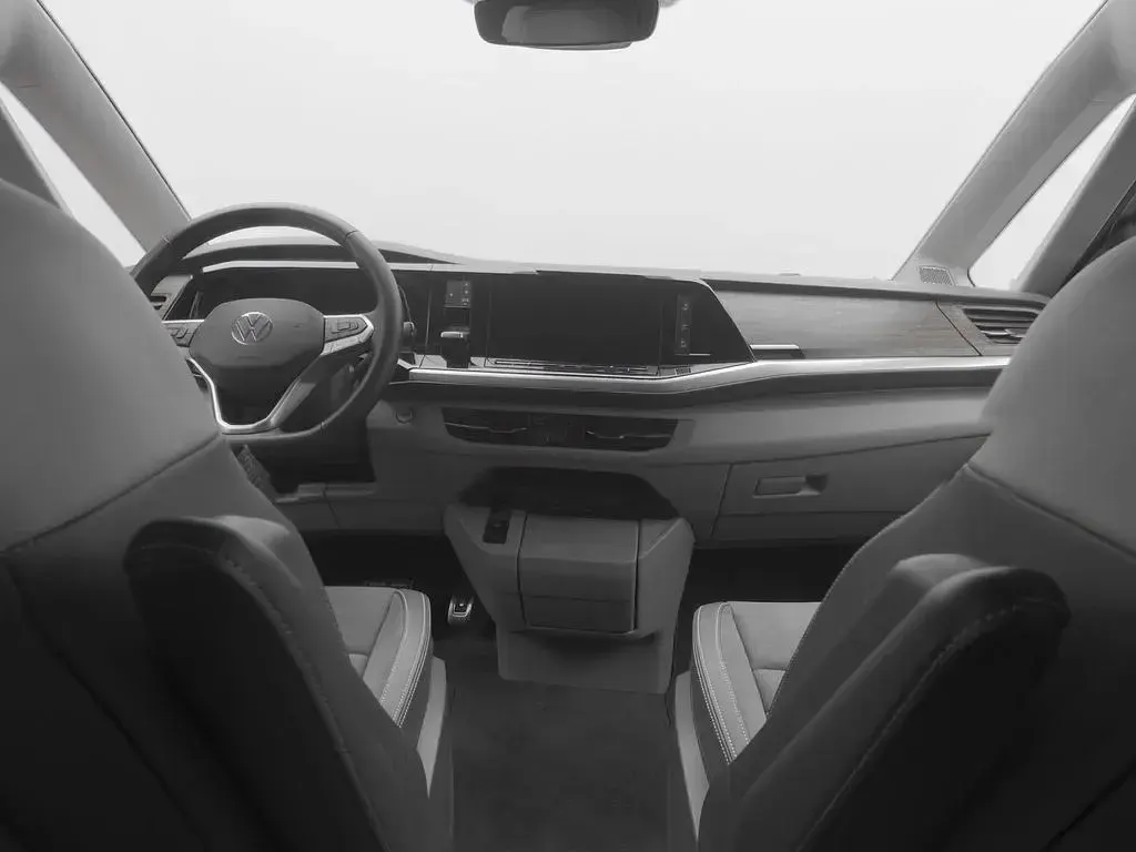 Gebraucht VW Multivan Style 150 PS (110 kW) 2025 Grau Van / Kleinbus