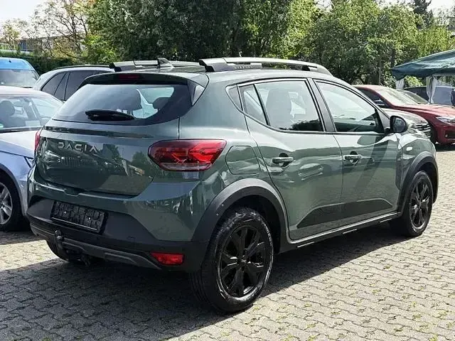 Gebraucht Dacia Sandero Extreme 110 PS (80 kW) 2024 Grün SUV