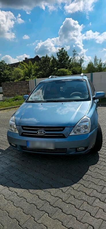 Blau Gebraucht 2009 Kia Carnival 2 Van / Kleinbus | 4.100 € (Etwas zu teuer) - Bild 1/4