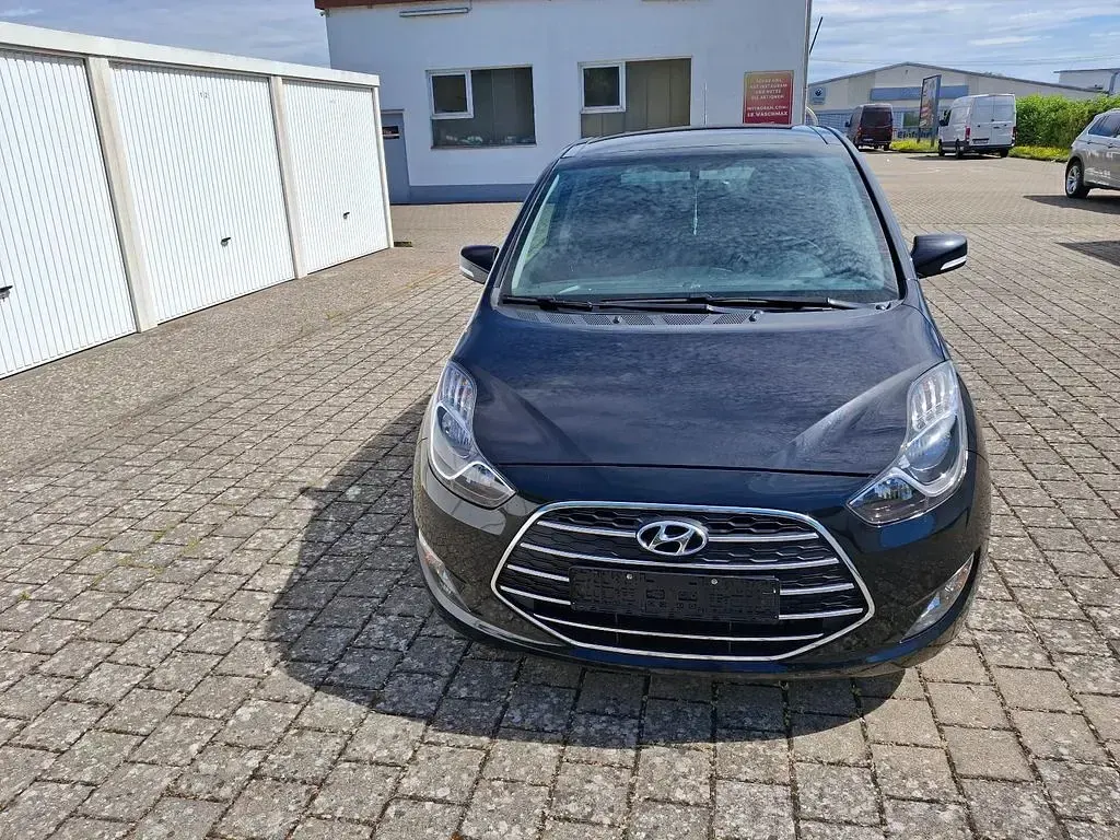 Gebraucht Hyundai ix20 Passion 125 PS (91 kW) 2017 Schwarz Kleinwagen