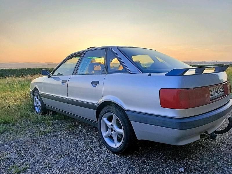 Gebraucht Audi 80 90 PS (66 kW) 1991 Silber Limousine