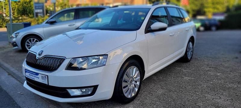 Weiß Gebraucht 2015 Skoda Octavia Kombi | 8.990 € (Fairer Preis) - Bild 1/4