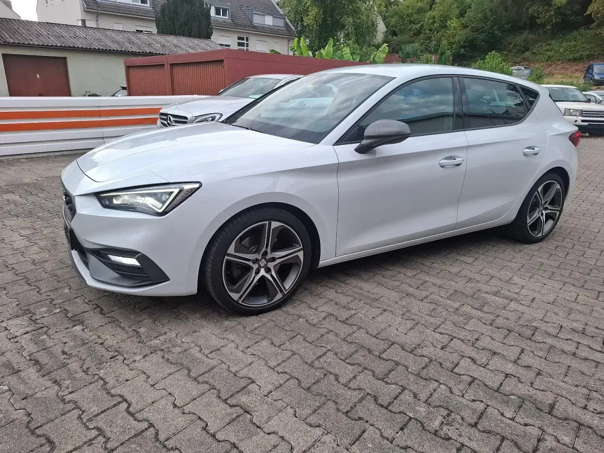 Gebraucht Seat Leon FR 190 PS (139 kW) 2021 Weiß Limousine