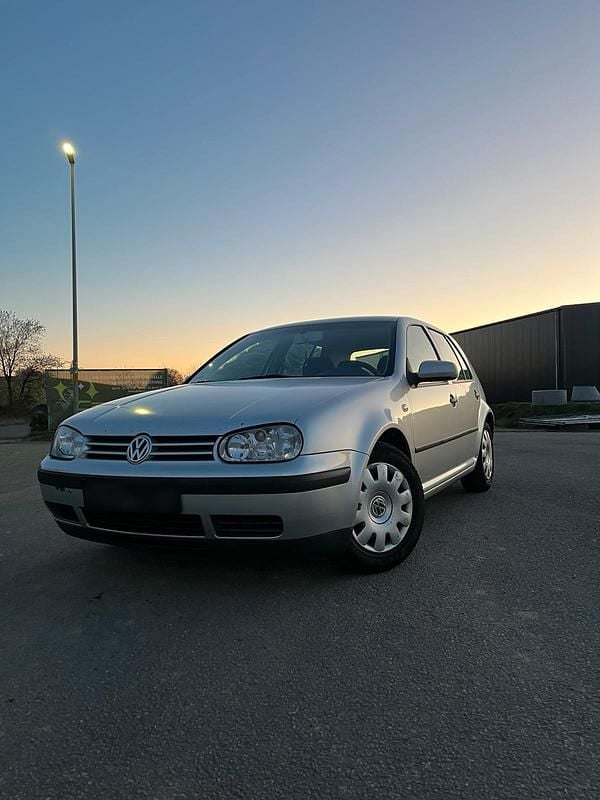 Gebraucht VW Golf IV 75 PS (55 kW) 2002 Silber Kleinwagen