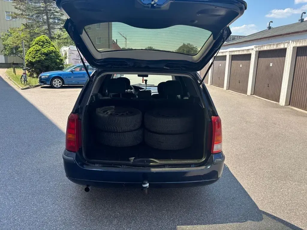 Gebraucht Ford Focus 101 PS (74 kW) 2003 Blau Limousine