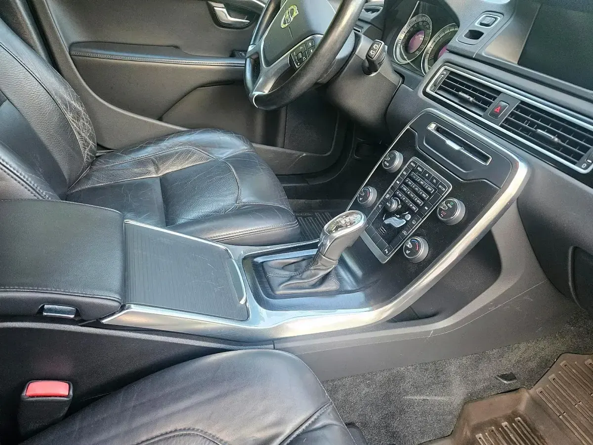 Gebraucht Volvo V70 212 PS (155 kW) 2012 Schwarz Kombi