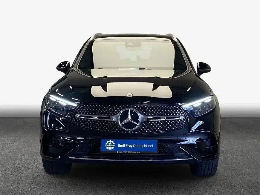 Gebraucht Mercedes GLC300e AMG 333 PS (244 kW) 2026 Schwarz SUV