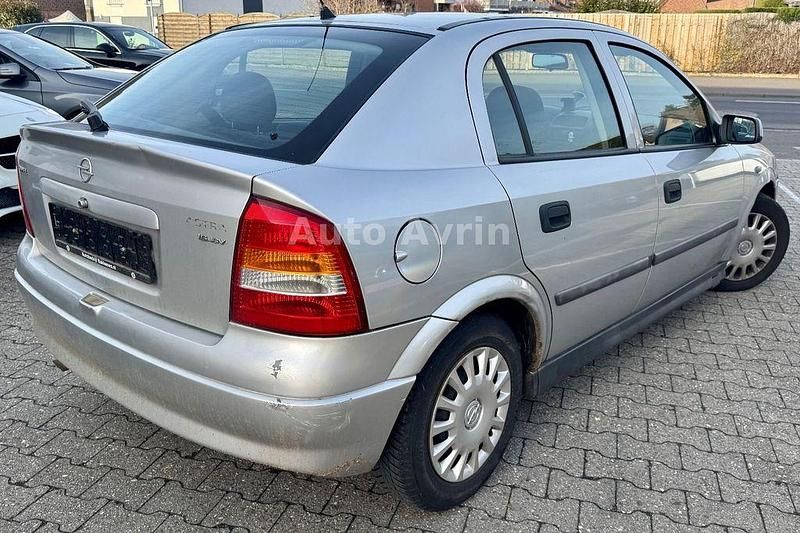 Gebraucht Opel Astra Elegance 101 PS (74 kW) 2001 Silber Limousine