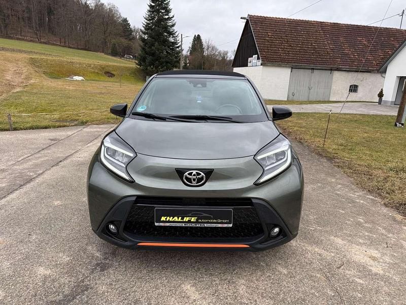 Gebraucht Toyota Aygo X-plore 72 PS (52 kW) 2022 Grau Kleinwagen