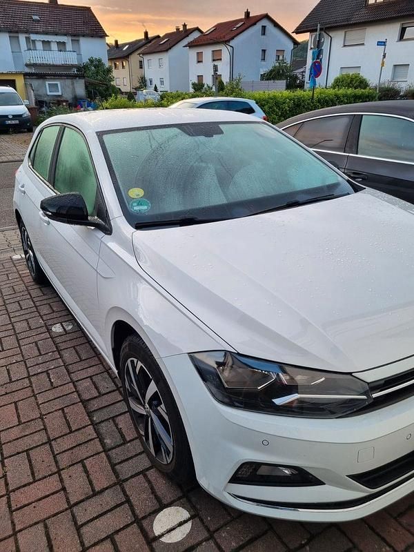 Weiß Gebraucht 2018 VW Polo Highline Kleinwagen | 11.111 € (Fairer Preis) - Bild 1/4