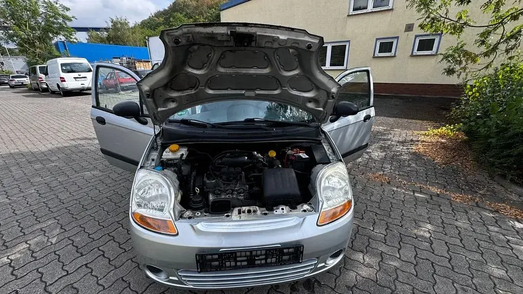 Gebraucht Chevrolet Matiz 52 PS (38 kW) 2010 Silber Kleinwagen