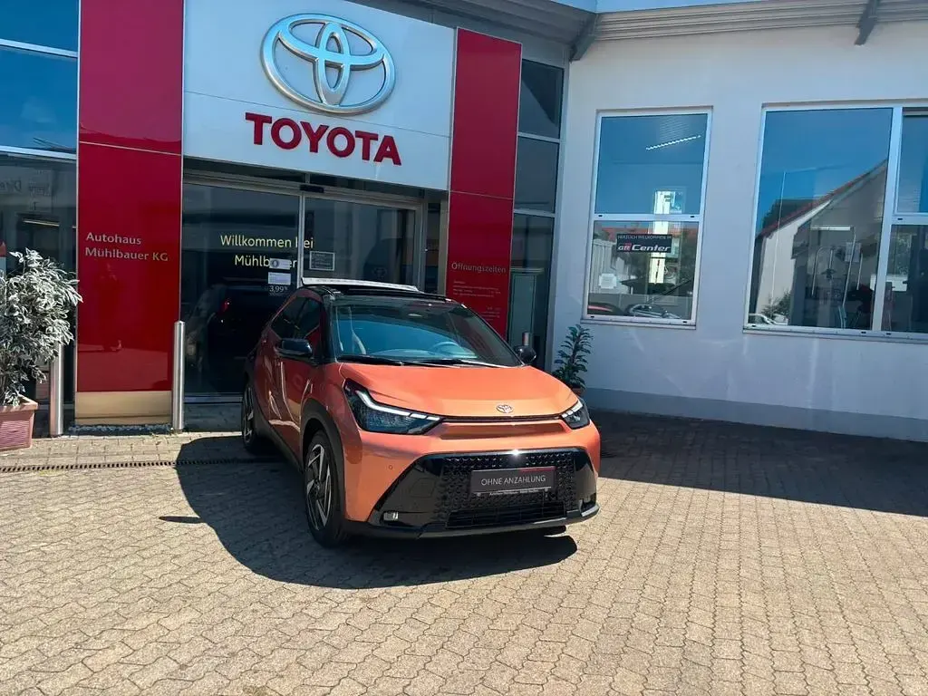 Neu Toyota Aygo X Lounge 92 PS (67 kW) 2026 Orange SUV