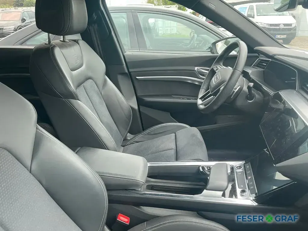 Gebraucht Audi e-tron S-Line 300 kW (408 PS) 2023 Gletscherweiß SUV