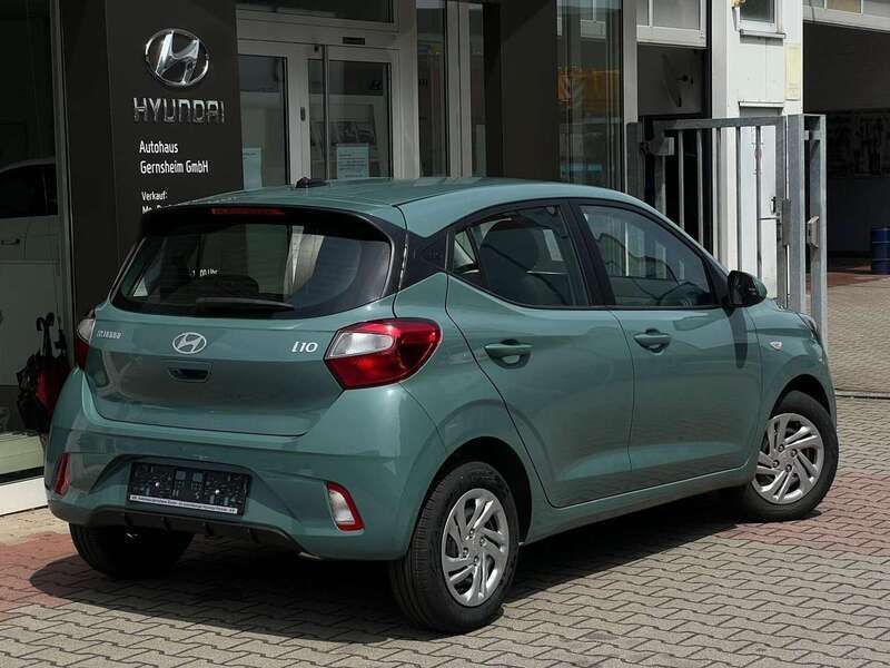 Neu Hyundai i10 Select 63 PS (46 kW) 2025 Mangrove green / mic Kleinwagen