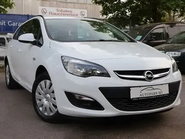 Używany Opel Astra Selection 116 KM (85 kW) 2015 Biały Kombi