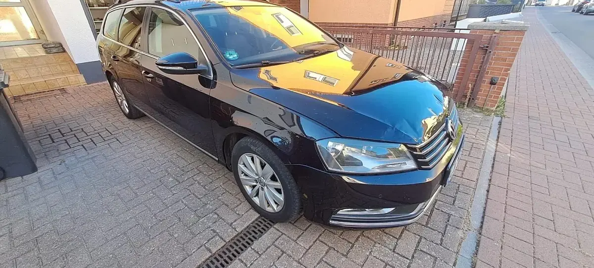 Gebraucht VW Passat 104 PS (76 kW) 2013 Blau Kombi