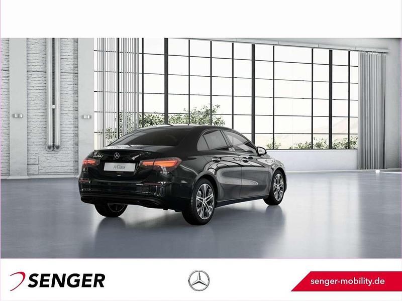 Gebraucht Mercedes A200 Progressive 163 PS (119 kW) 2026 Unilack nachtschwarz Limousine
