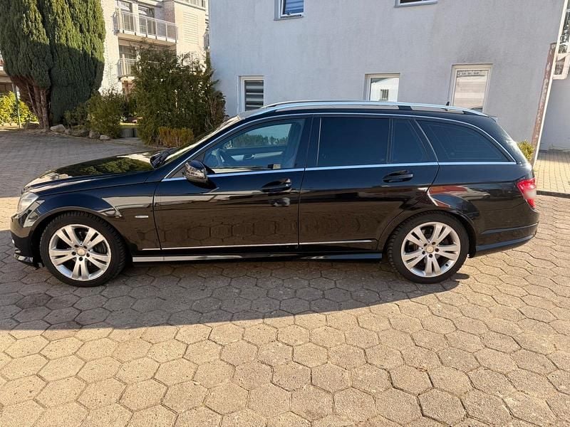 Gebraucht Mercedes C250 204 PS (150 kW) 2009 Schwarz Kombi
