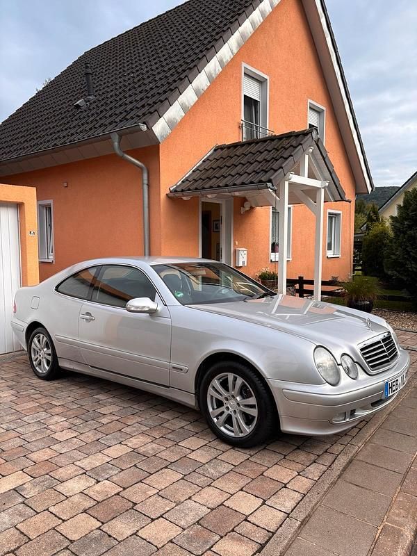 Silber Gebraucht 2001 Mercedes CLK200 Elegance Coupé | 4.200 € (Fairer Preis) - Bild 1/4