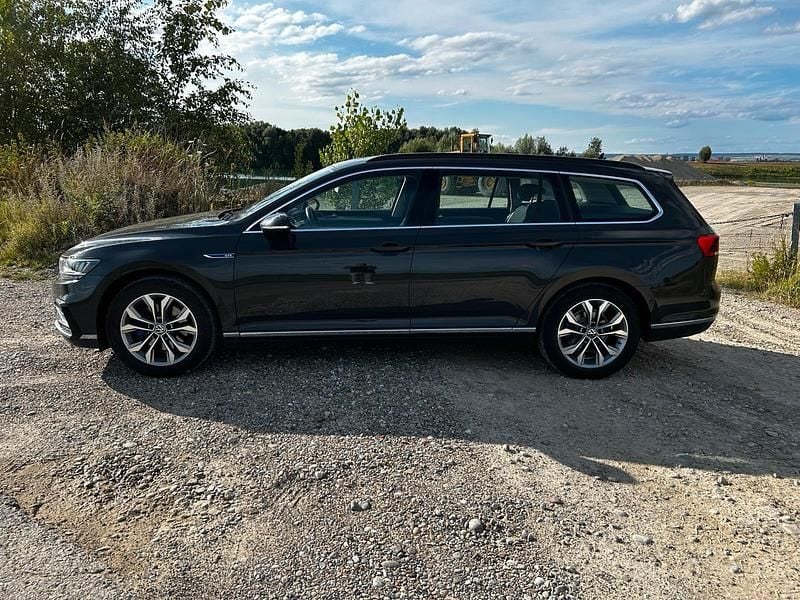 Gebraucht VW Passat GTE 115 PS (84 kW) 2021 Grau Kombi
