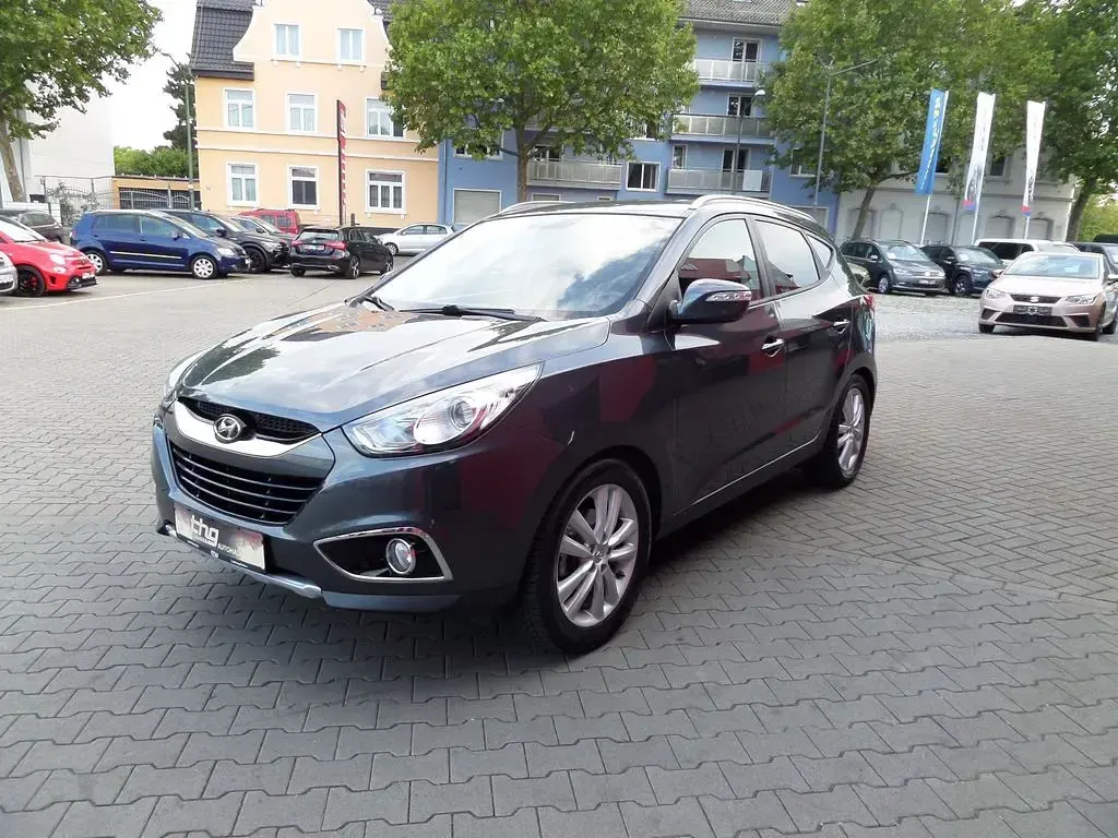 Gebraucht Hyundai ix35 Style 163 PS (119 kW) 2011 Grau SUV