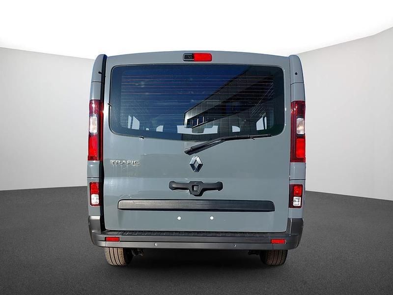 Gebraucht Renault Trafic Komfort 150 PS (110 kW) 2024 Städtisches grau Van / Kleinbus