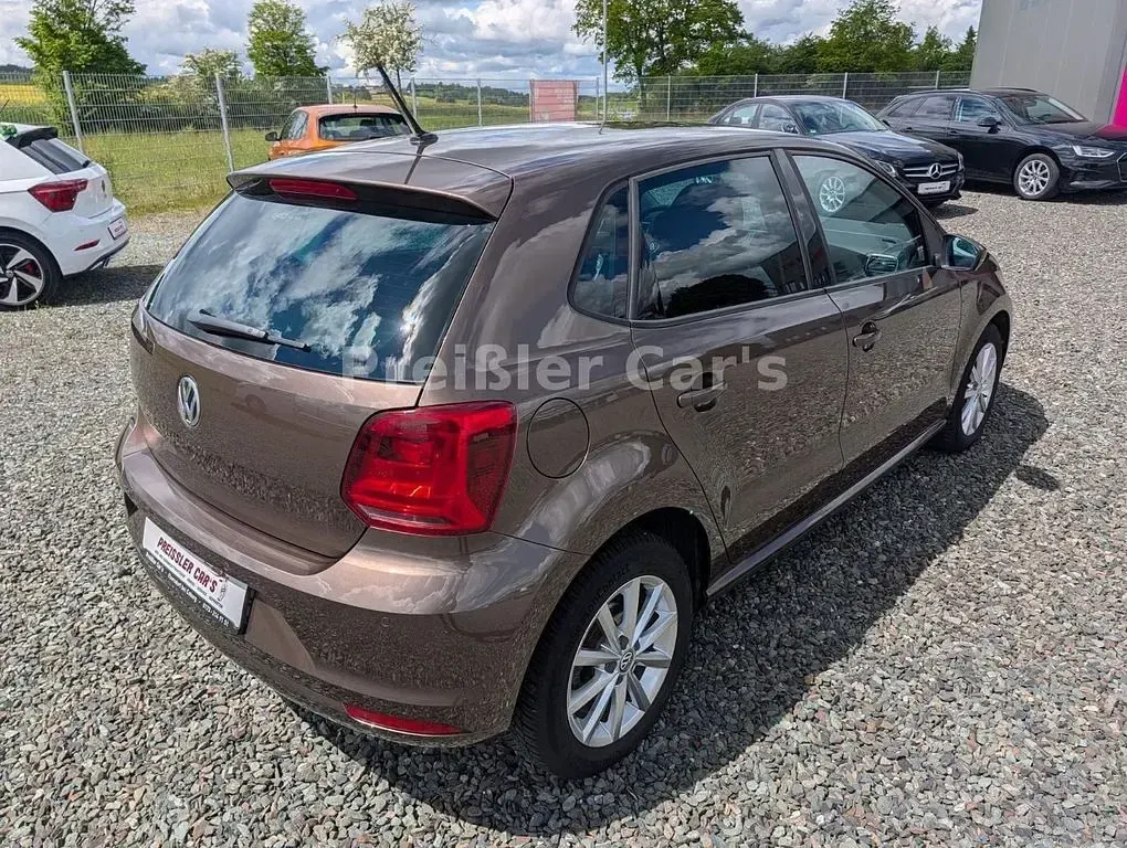 Używany VW Polo LOUNGE 90 KM (66 kW) 2015 Brązowy Hatchback