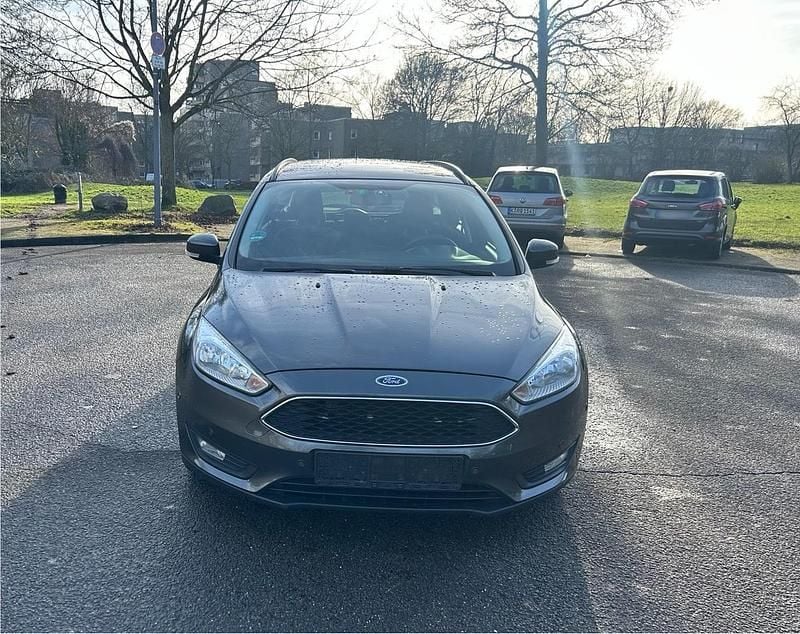 Gebraucht Ford Focus 120 PS (88 kW) 2017 Grau Kombi