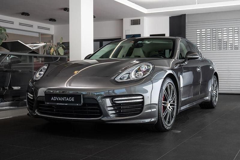 Grau Gebraucht 2016 Porsche Panamera Turbo Chrono Limousine | 58.300 € (Fairer Preis) - Bild 1/4