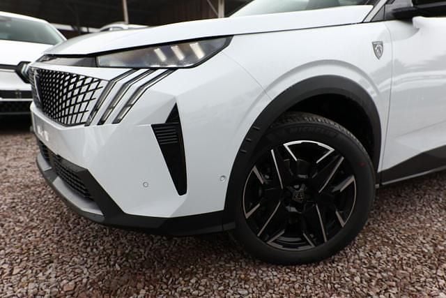 Neu Peugeot 3008 GT 145 PS (106 kW) 2025 Okenit weiß metallic / dach: sch okenit weiß metallic / dach: sch SUV