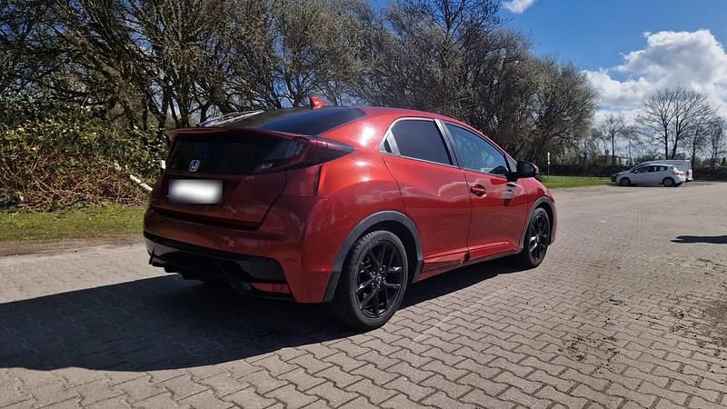 Gebraucht Honda Civic 141 PS (103 kW) 2016 Rot Limousine