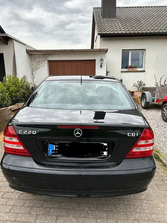 Gebraucht Mercedes 220 150 PS (110 kW) 2005 Schwarz Limousine