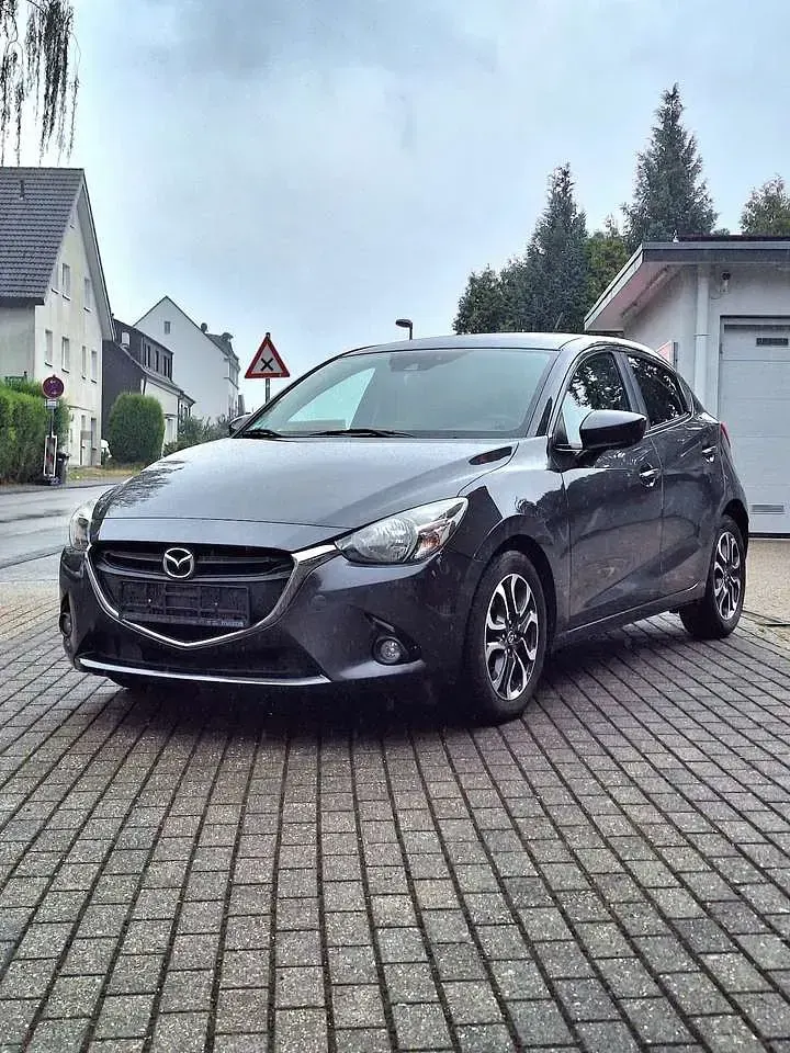 Gebraucht Mazda 2 Nakama 90 PS (66 kW) 2016 Meteorgreymet. Kleinwagen
