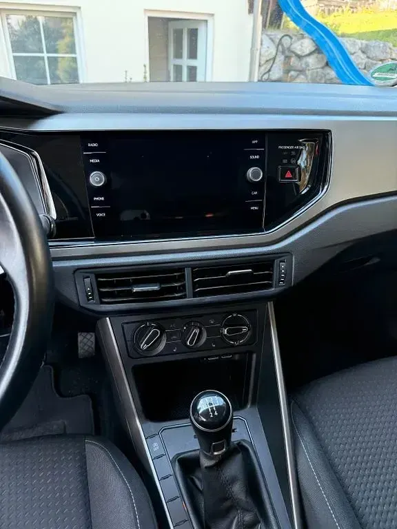 Gebraucht VW Polo Comfortline 95 PS (69 kW) 2019 Schwarz Kleinwagen
