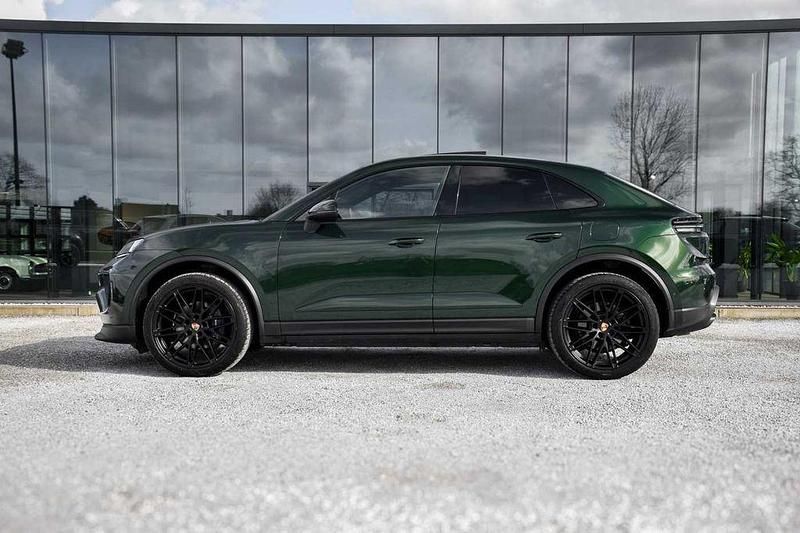 Gebraucht Porsche Macan 300 kW (408 PS) 2025 Grün SUV