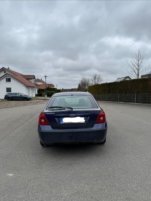 Gebraucht Ford Mondeo Ghia 146 PS (107 kW) 2001 Blau Limousine