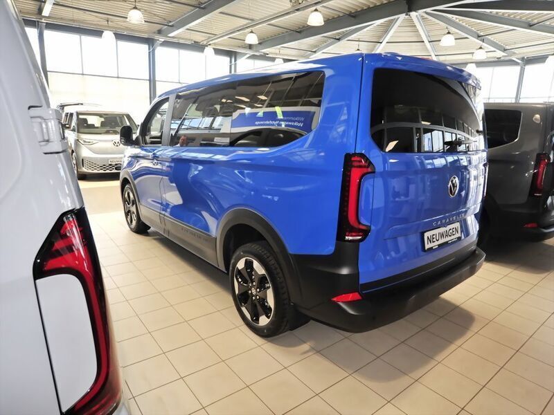 Neu VW T7 Life 150 PS (110 kW) 2025 Blau Van