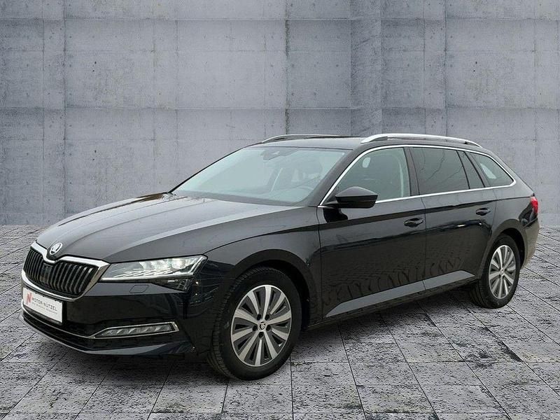 Gebraucht Skoda Superb Style 150 PS (110 kW) 2022 Schwarzmagic perleffekt Kombi