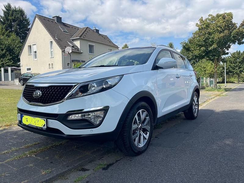 Weiß Gebraucht 2014 Kia Sportage DREAM-TEAM Edition SUV | 10.900 € (Guter Preis) - Bild 1/4
