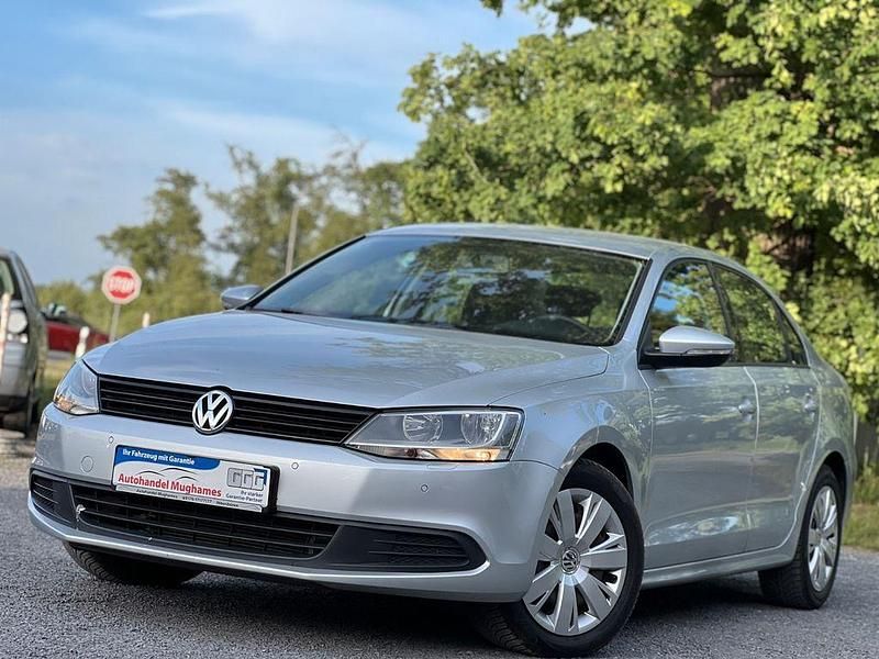 Gebraucht VW Jetta Trendline 105 PS (77 kW) 2012 Silber Limousine