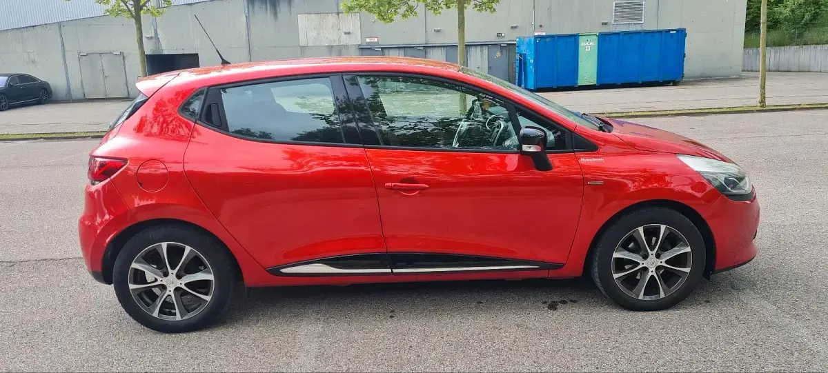 Używany Renault Clio IV LIMITED 75 KM (55 kW) 2016 Andere farben Hatchback
