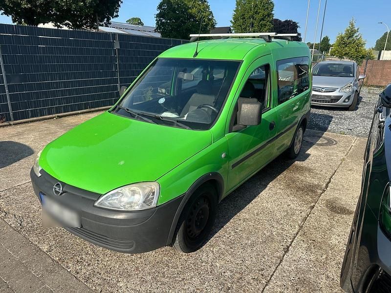Grün Gebraucht 2009 Opel Combo Van / Kleinbus | 890 € (Superpreis) - Bild 1/4