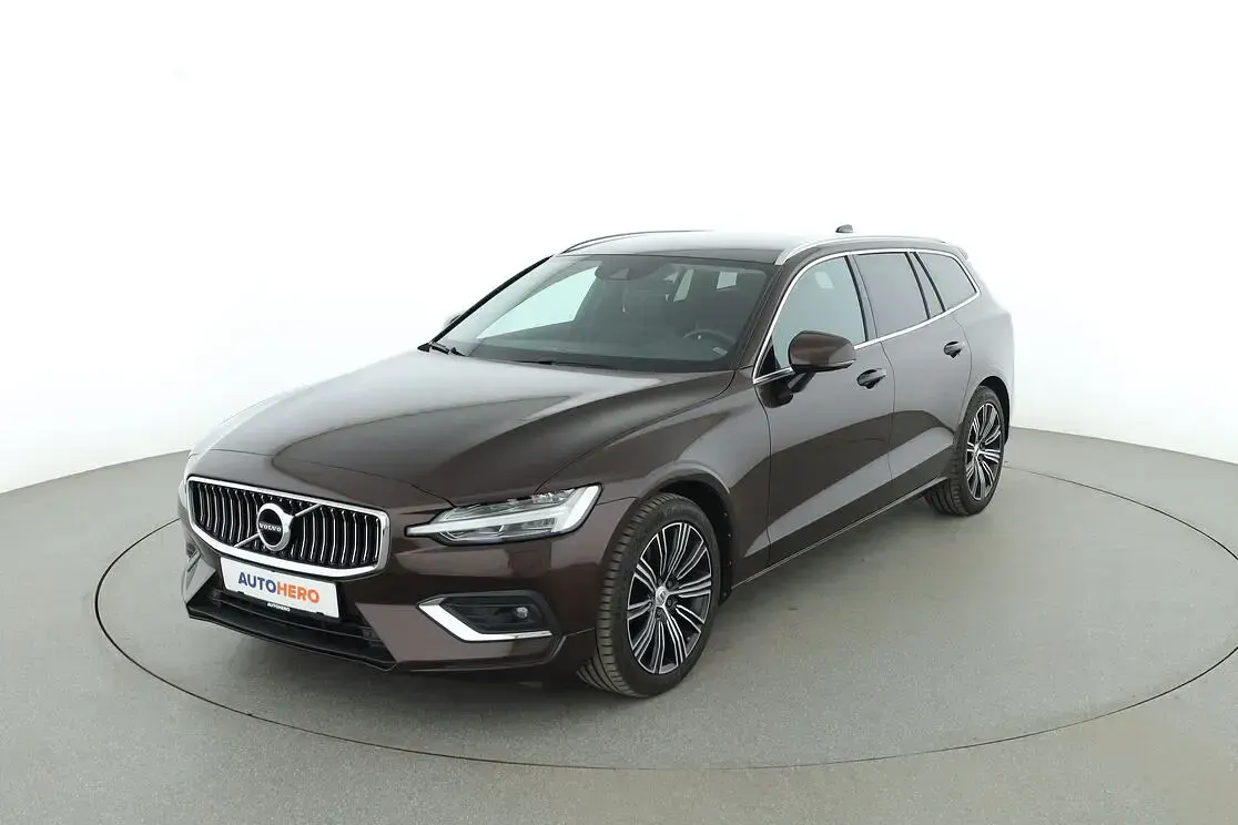 Gebraucht Volvo V60 Inscription 190 PS (139 kW) 2019 Kombi
