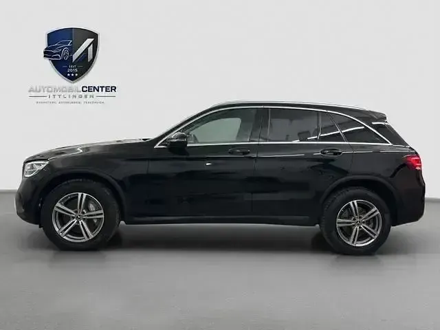 Gebraucht Mercedes GLC300e 211 PS (155 kW) 2022 Schwarz SUV