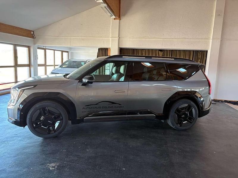 Gebraucht Kia EV9 Edition 7 283 kW (385 PS) 2024 (dfg) pebble gray met. SUV