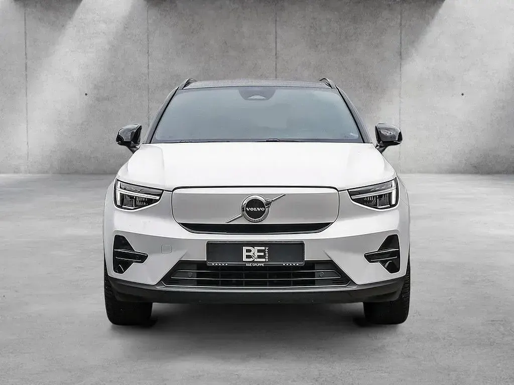 Gebraucht Volvo XC40 Plus 169 kW (231 PS) 2022 Crystal weiss SUV