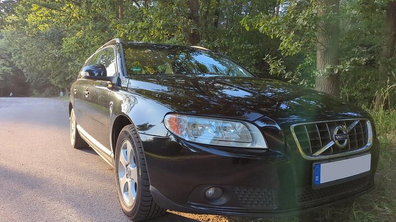 Schwarz Gebraucht 2009 Volvo V70 Kombi | 4.999 € (Fairer Preis) - Bild 1/4